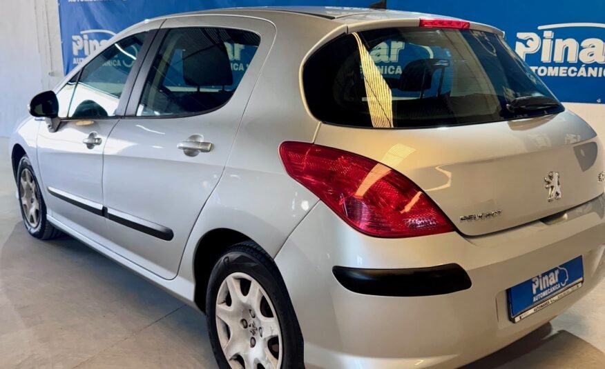 PEUGEOT 308 1.6 HDi Confort