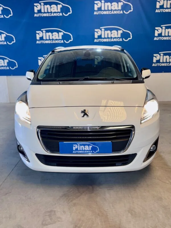PEUGEOT 5008 1.6 Blue-HDi Style