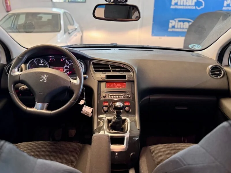 PEUGEOT 5008 1.6 Blue-HDi Style