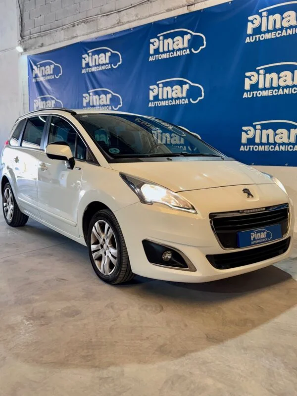 PEUGEOT 5008 1.6 Blue-HDi Style