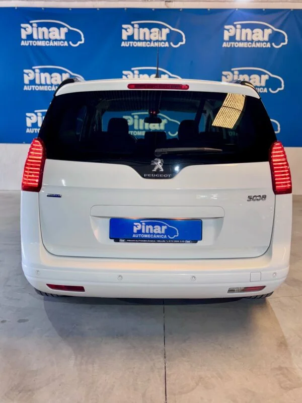 PEUGEOT 5008 1.6 Blue-HDi Style