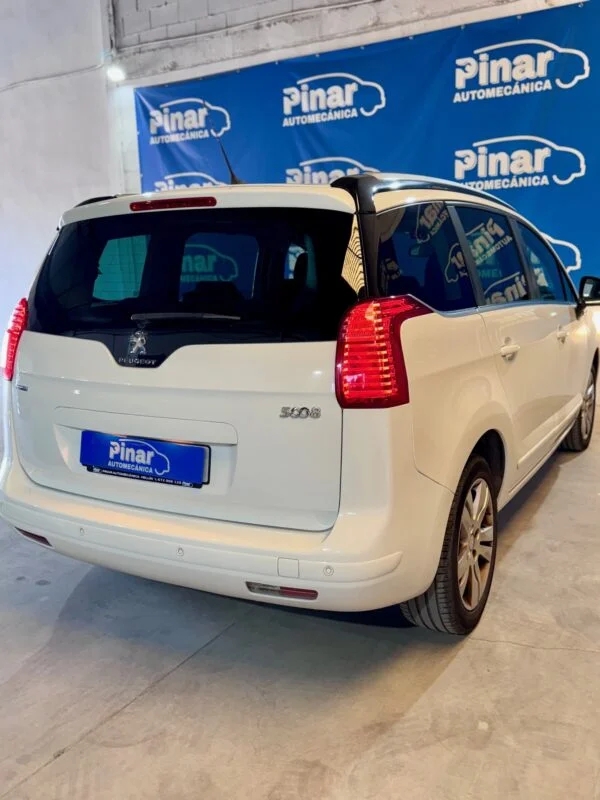 PEUGEOT 5008 1.6 Blue-HDi Style