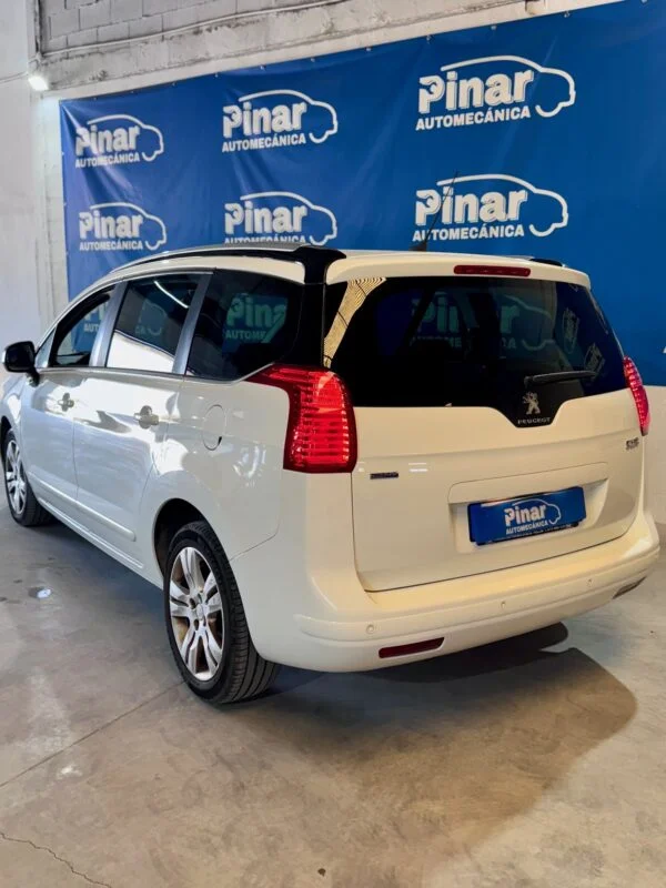 PEUGEOT 5008 1.6 Blue-HDi Style