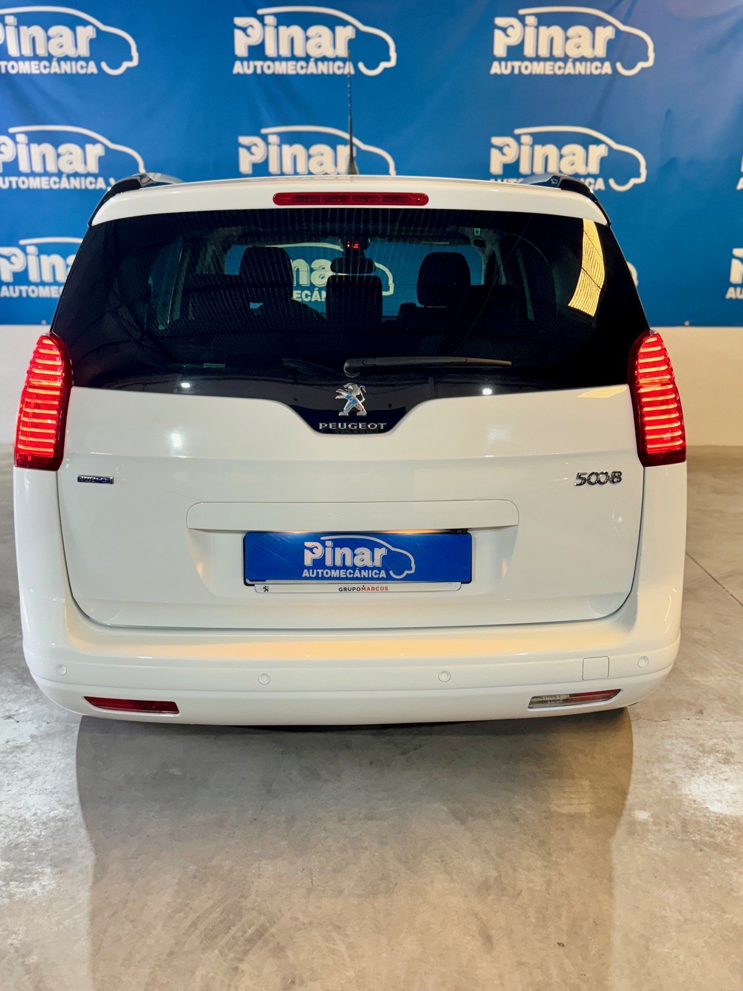PEUGEOT 5008 1.6 Blue-HDi Allure