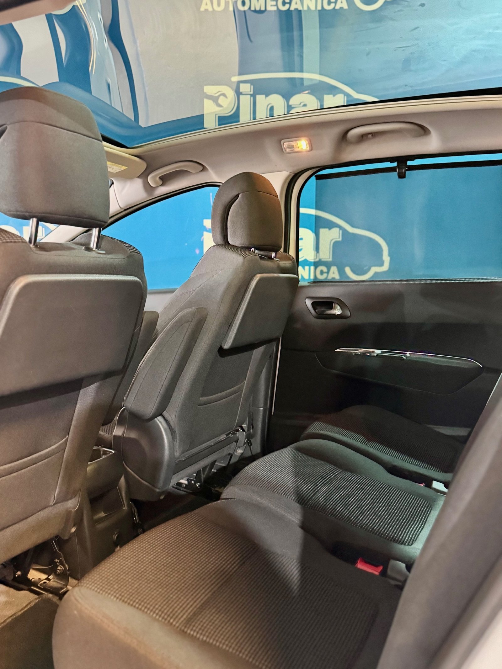 PEUGEOT 5008 1.6 Blue-HDi Allure