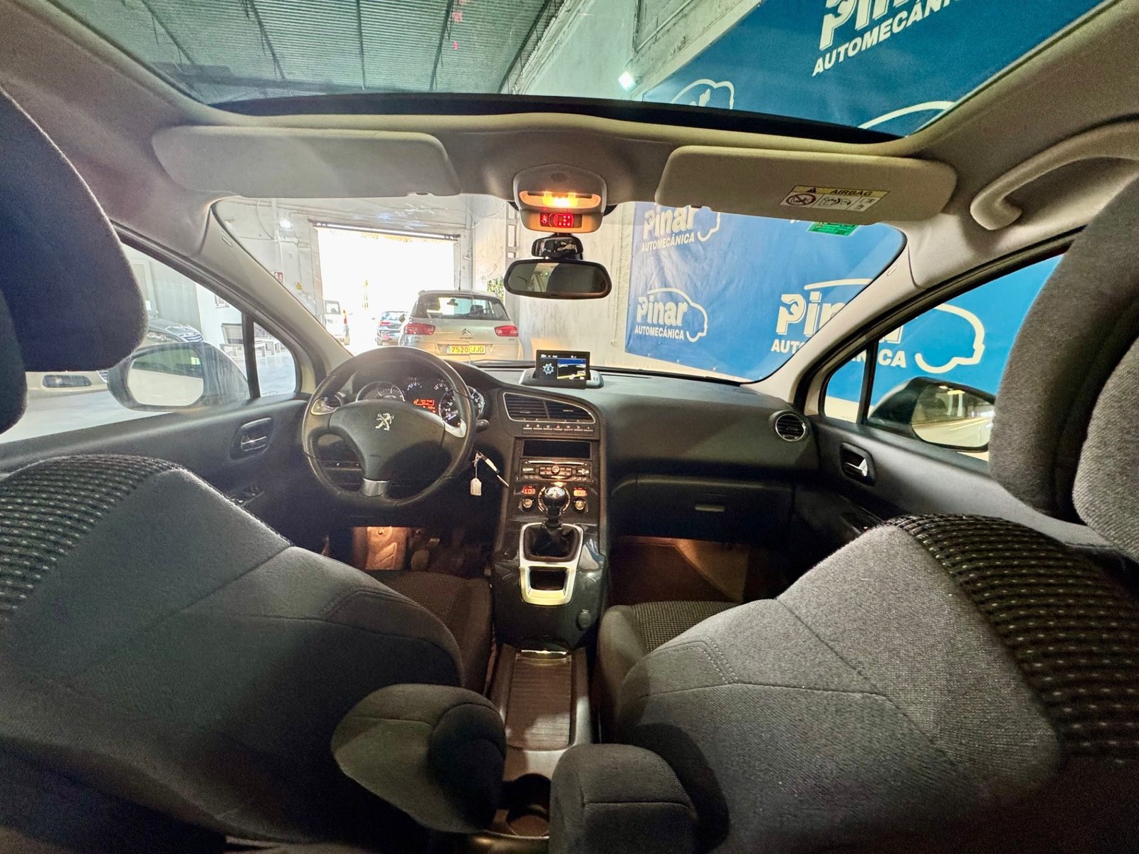 PEUGEOT 5008 1.6 Blue-HDi Allure
