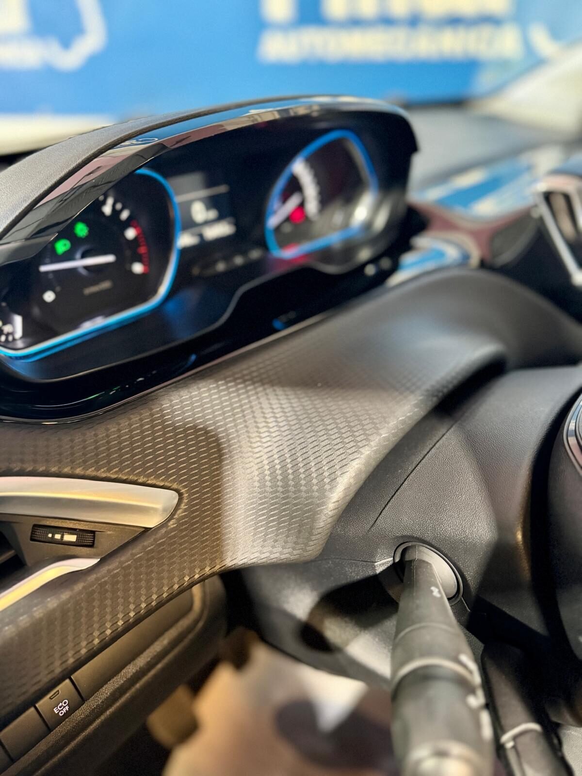 PEUGEOT 2008 1.6 Blue-HDi Allure