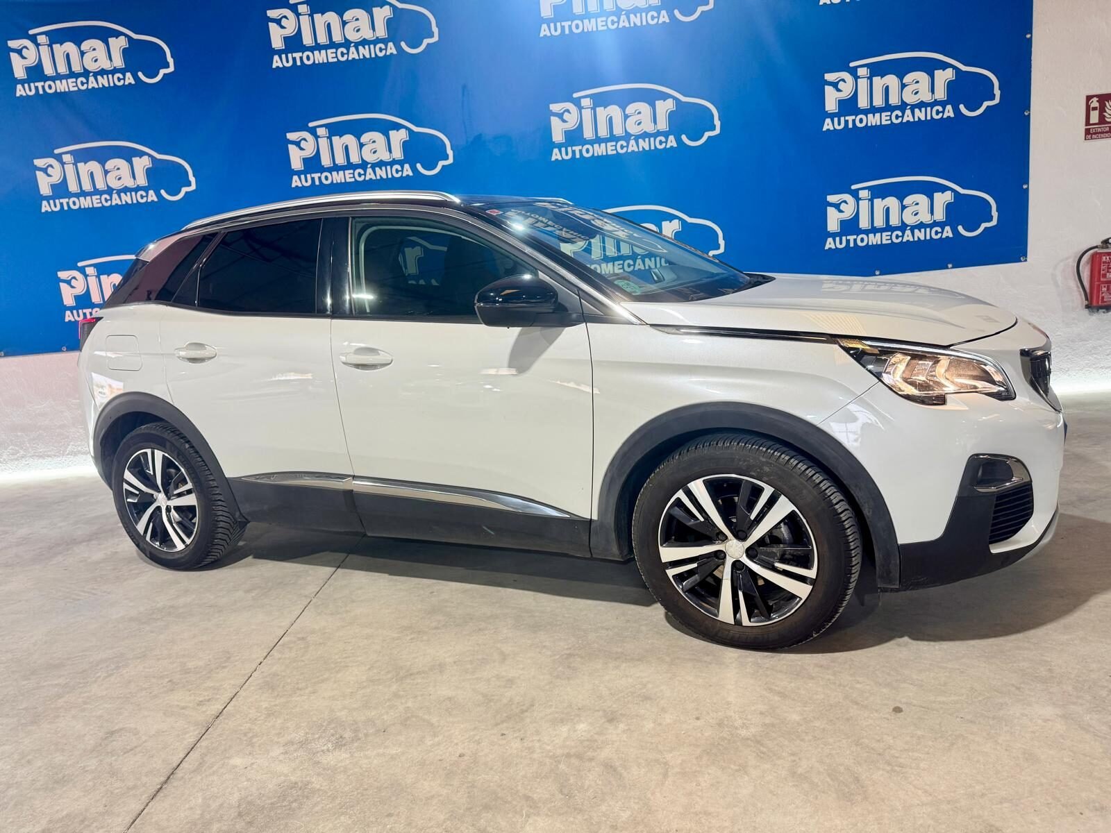 PEUGEOT 3008 1.6 Blue-HDi Allure