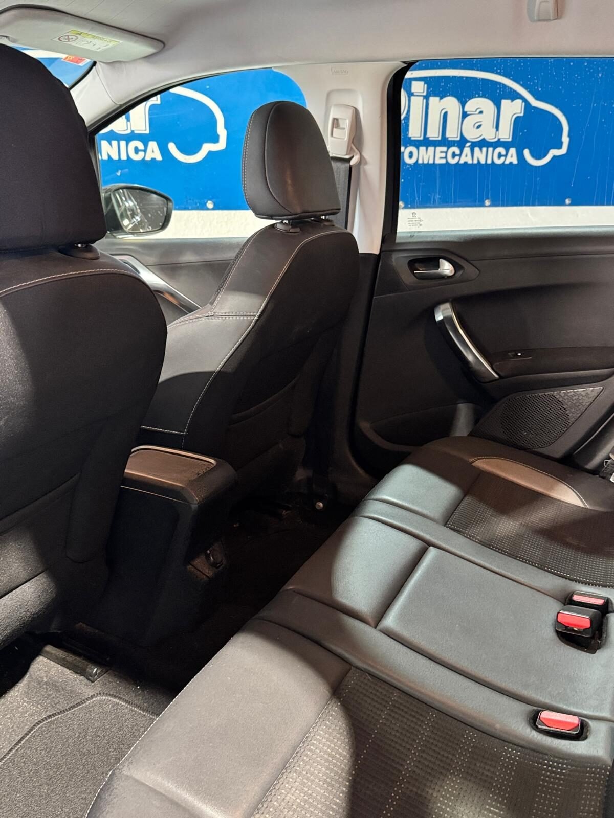 PEUGEOT 2008 Peugeot 2008 1.6 Blue-HDi Allure