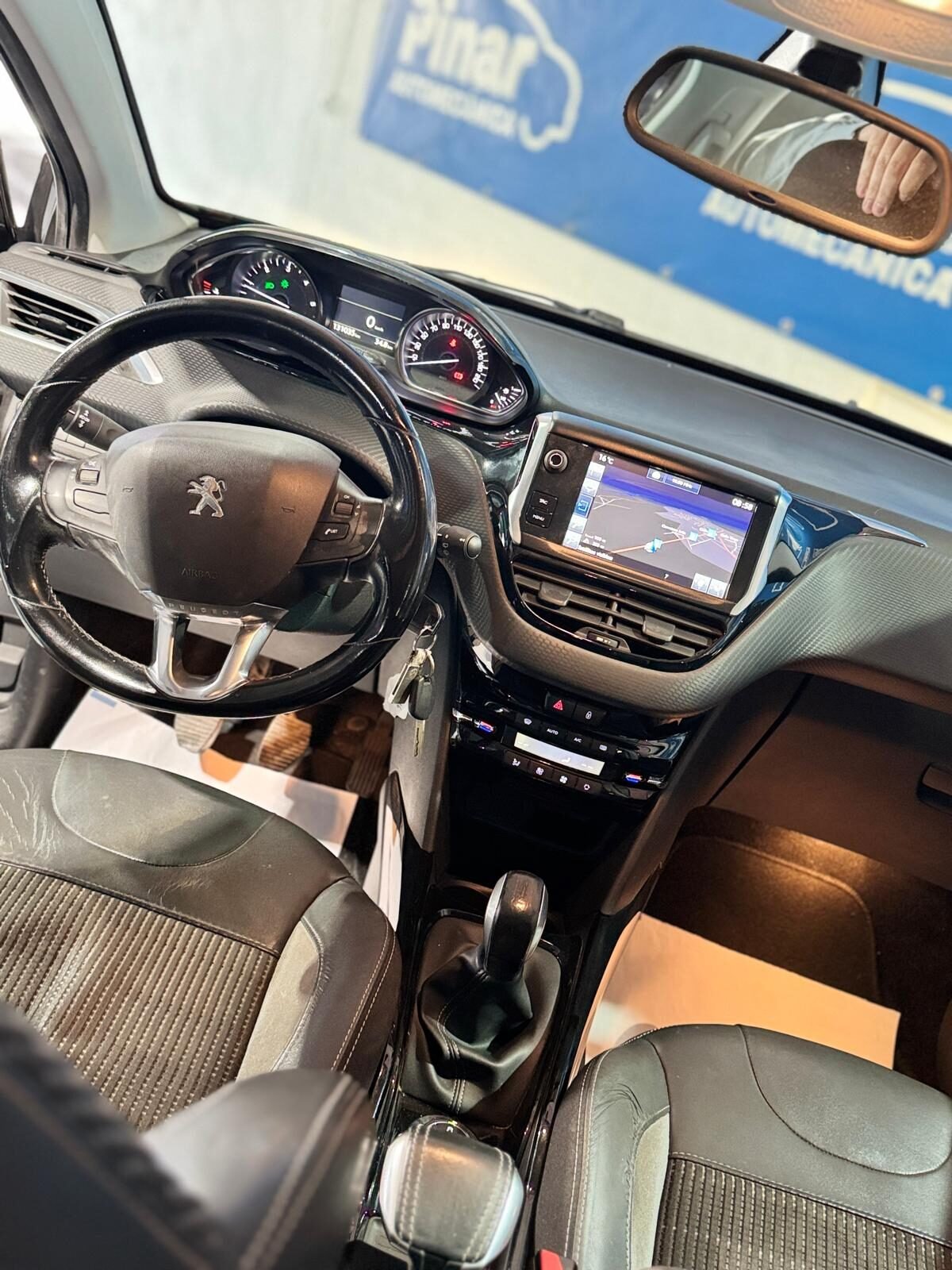 PEUGEOT 2008 Peugeot 2008 1.6 Blue-HDi Allure