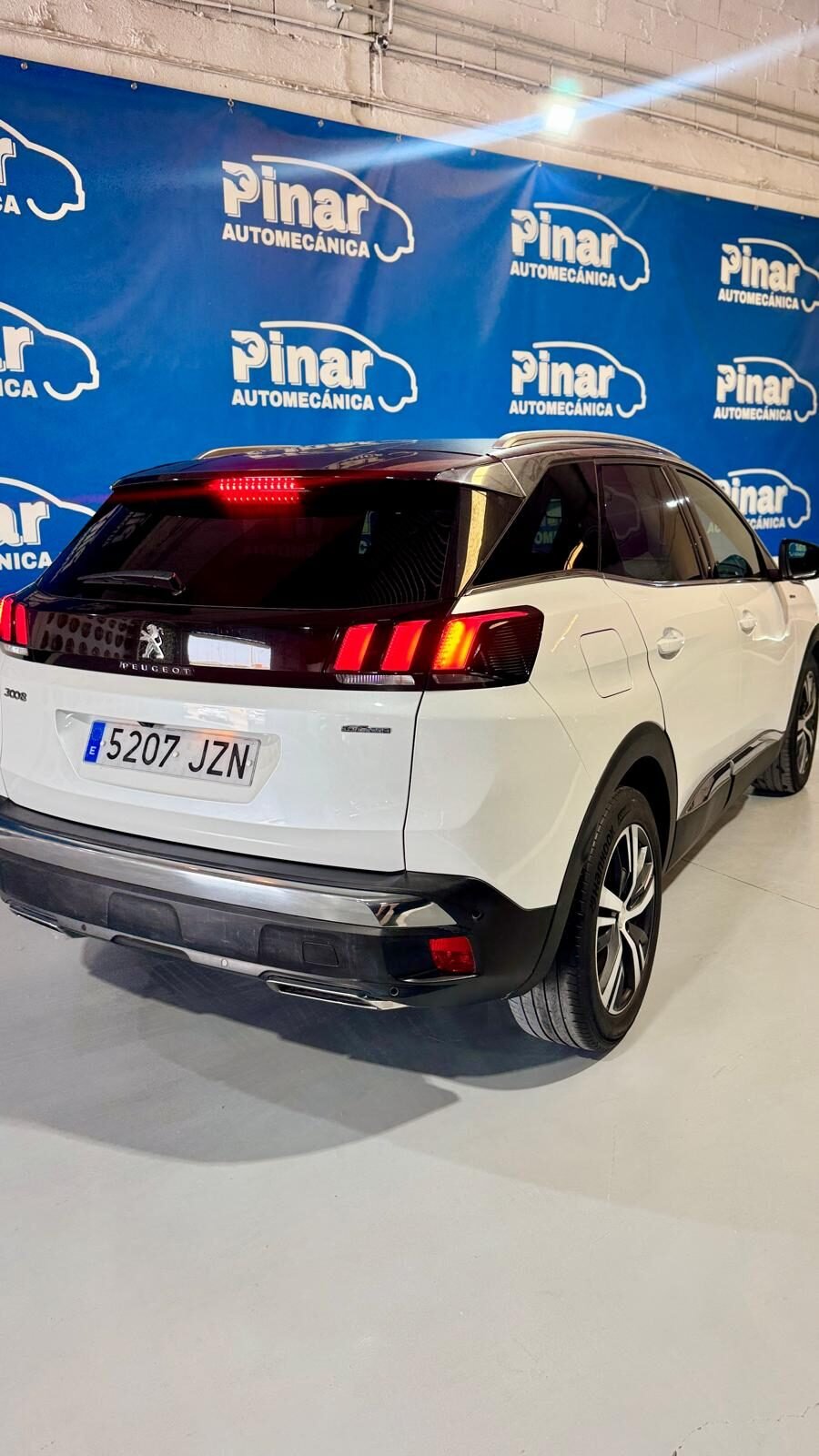 PEUGEOT 3008 1.6 Blue-HDi GT Line