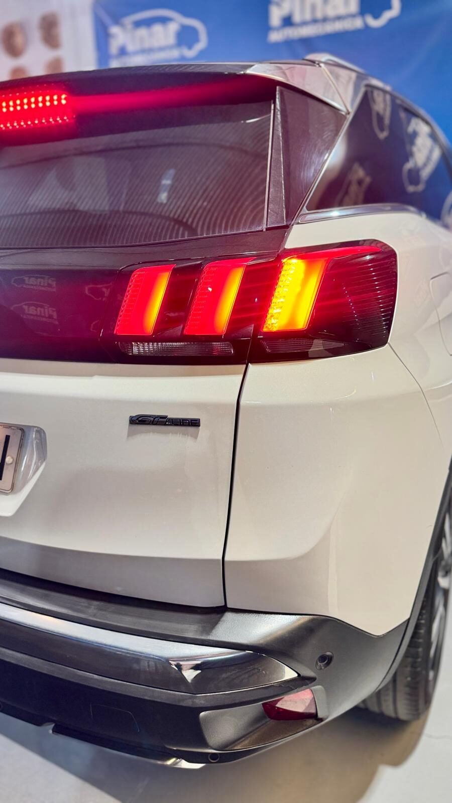 PEUGEOT 3008 1.6 Blue-HDi GT Line
