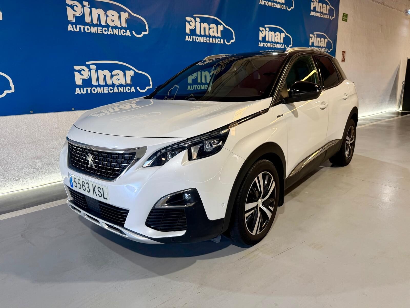 PEUGEOT 3008 Blue-HDi GT Line